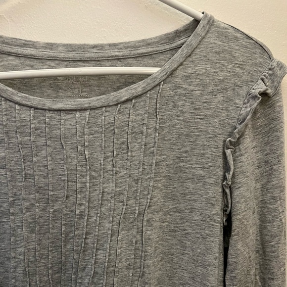 Aerie Real Gray Long Sleeve Ruffle Tee Shirt - Picture 2 of 4